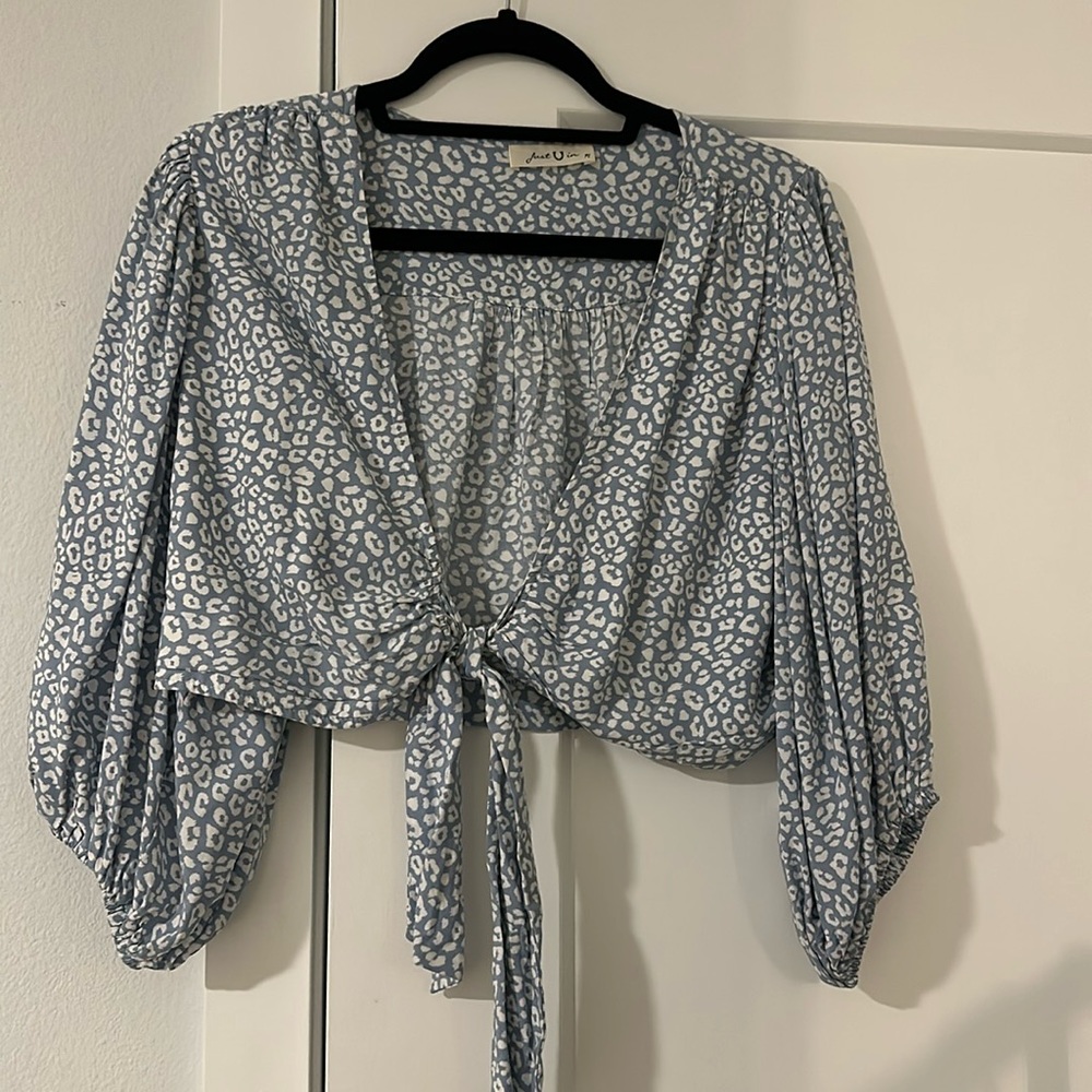 Blue Leopard Top size medium